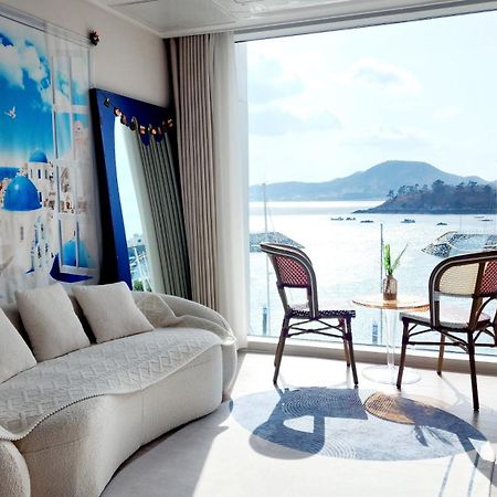 The Castle Ocean Suite Йосу Экстерьер фото